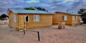 Budova, kde se kemp nachází + 9 fotografií