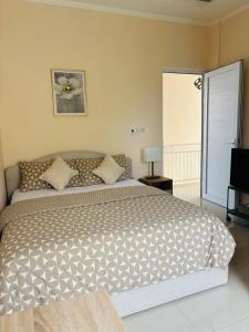 Postel nebo postele na pokoji v ubytování Hokkhi huis