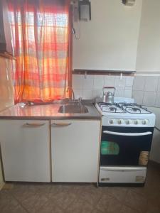 Kuchyň nebo kuchyňský kout v ubytování Descanso Fueguino