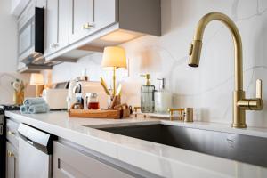 Nhà bếp/bếp nhỏ tại Premium 4-bedrooom House Best Location