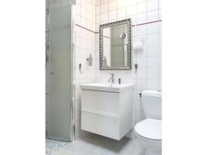 Ένα μπάνιο στο Holiday house in ouddorp with 2 bedrooms +17 φωτογραφίες