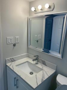 Koupelna v ubytování Brand New 1 Bedroom Apartment