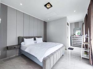 Ένα ή περισσότερα κρεβάτια σε δωμάτιο στο Amjad5 +18 φωτογραφίες