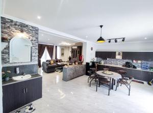 Η κουζίνα ή μικρή κουζίνα στο Amjad5