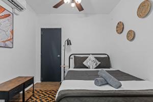 Ένα ή περισσότερα κρεβάτια σε δωμάτιο στο Tropical Paradise with Private Pool & Forest Views +24 φωτογραφίες