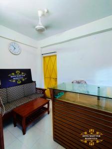 Χώρος καθιστικού στο Hotel Night Star Residential,Mymensingh +1 φωτογραφίες