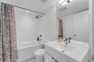 Ένα μπάνιο στο Urban Pro Suites +15 φωτογραφίες