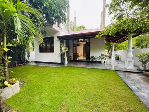 Κήπος έξω από το Nisha Grean Heaven