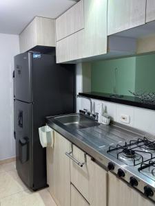 Η κουζίνα ή μικρή κουζίνα στο Close to shopping malls and the airport