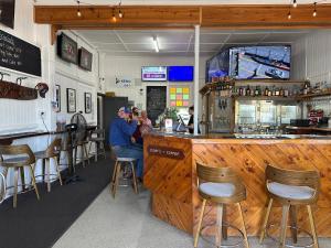 Lounge nebo bar v ubytování Western Hotel