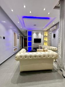 Galeriebild der Unterkunft Mega Villa 5 Bedroom Stand Alone Duplex in Ikuata