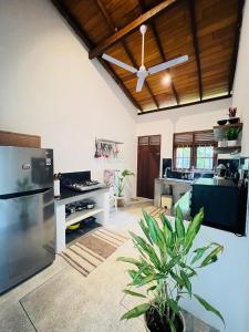 Η κουζίνα ή μικρή κουζίνα στο Onadi House