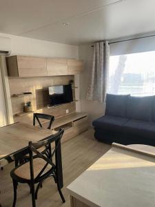 Posezení v ubytování BT - Le Soleia, confort & lumière, 2 ch, 2 sdb, entre mer et Petite Camargue, super équipé