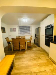 Foto sihtkohas East Cowes asuva majutusasutuse Relax in this Charming East Cowes House with Garden and BBQ galeriist