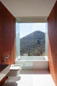 Vannituba majutusasutuses Sheari Cottage, Sajek Valley