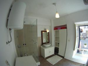 Ένα μπάνιο στο Croatian Beach House Omiš +45 φωτογραφίες