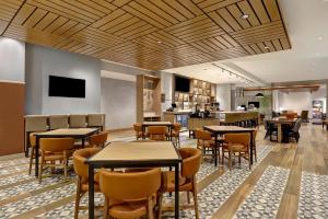 Restaurace v ubytování Hyatt Place Prince George