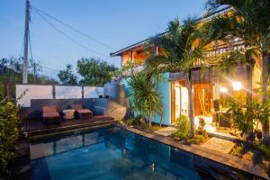Bazén v ubytování Moonlight Villa Ceningan nebo v jeho okolí