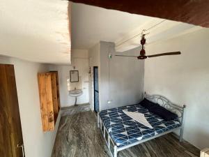 Giường trong phòng chung tại Patrem's Guest House +29 ảnh