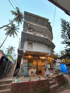 Tòa nhà nơi nhà khách tọa lạc