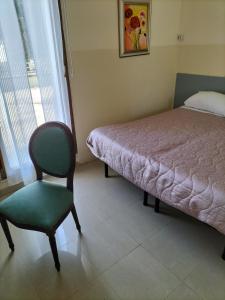 Postel nebo postele na pokoji v ubytování Central parking free