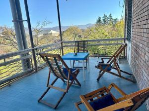 Balkón nebo terasa v ubytování Napoli Nataxtari hotel,pool,bar,kamping