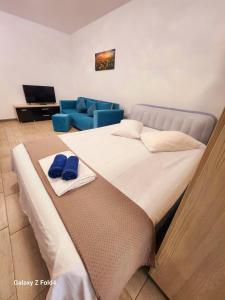 Ένα ή περισσότερα κρεβάτια σε δωμάτιο στο Marina Breeze - Beach Pool Spa Resort Jacuzzi Pool Sauna