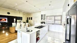 Кухня или мини-кухня в Makanaka Home
 +30 фотографий