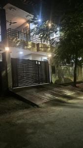 Το κτήριο όπου στεγάζεται  το hostel +1 φωτογραφίες