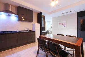 Η κουζίνα ή μικρή κουζίνα στο Lime Hotel