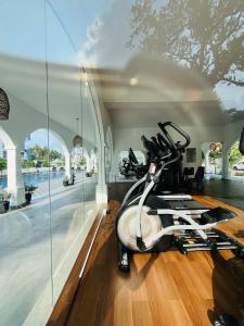 Fitnesscentret og/eller fitnessfaciliteterne på Casa Santorini Negombo Resort Apartment