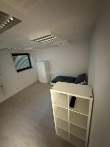 Μια τηλεόραση ή/και κέντρο ψυχαγωγίας στο RO1 - Gepflegte Unterkunft Nahe Frankfurt