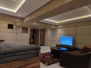 Χώρος καθιστικού στο But Tourist Inn Hotel Murree