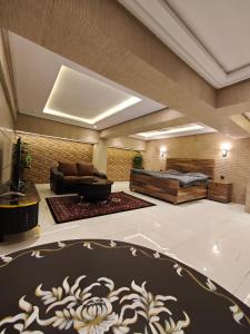 Χώρος καθιστικού στο But Tourist Inn Hotel Murree +32 φωτογραφίες