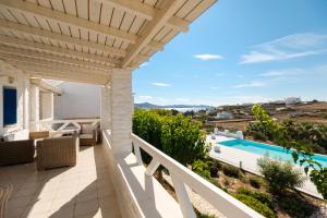 Swimmingpoolen hos eller tæt på Kriolithos Houses