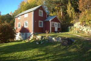 Zahrada ubytování Rotes Schwedenhaus für Familien und Hunde