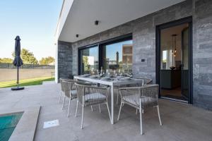 Balkón nebo terasa v ubytování Villa EnDi in Medulin, Istria by Istrabook