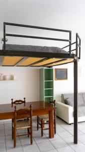 Postel nebo postele na pokoji v ubytování Como Lake Palanzone-Appartamento