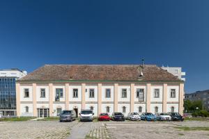 Το κτήριο όπου στεγάζεται  το διαμέρισμα +5 φωτογραφίες