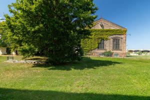 Κήπος έξω από το Modernes Airport-Apartment Bellavista