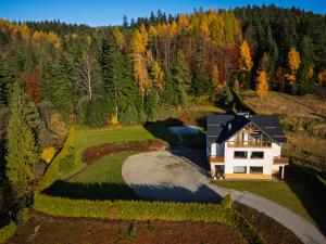 Příroda nedaleko vily + 49 fotografií