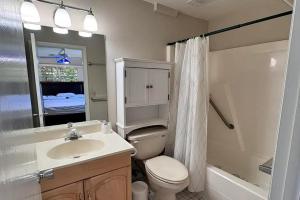 Koupelna v ubytování Waterfront escape Okeechobee