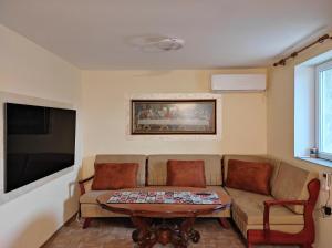 Et tv og/eller underholdning på Вила Езерото