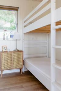 Ένα ή περισσότερα κρεβάτια σε δωμάτιο στο Fresh Air On Open Terrace With View