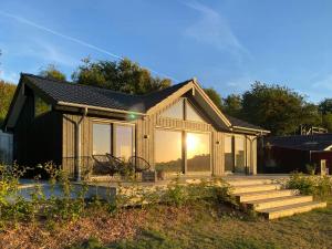 Το κτήριο όπου στεγάζεται  η παραθεριστική κατοικία