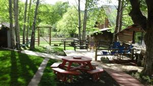 Zahrada ubytování Rustic, Cozy Log Cabin Rental near Idaho Falls + 22 fotografií