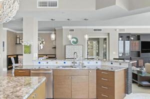 Φωτογραφία από το άλμπουμ του Elegant Three-Bedroom Waterfront Apartment with Bay Views σε Clearwater Beach