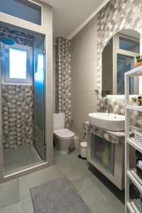 Ένα μπάνιο στο Venetia's Kastoria Home +34 φωτογραφίες