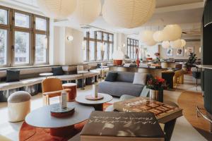 Χώρος καθιστικού στο Premier Inn Köln City Mediapark