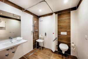 Ένα μπάνιο στο Premier Inn Lindau +14 φωτογραφίες